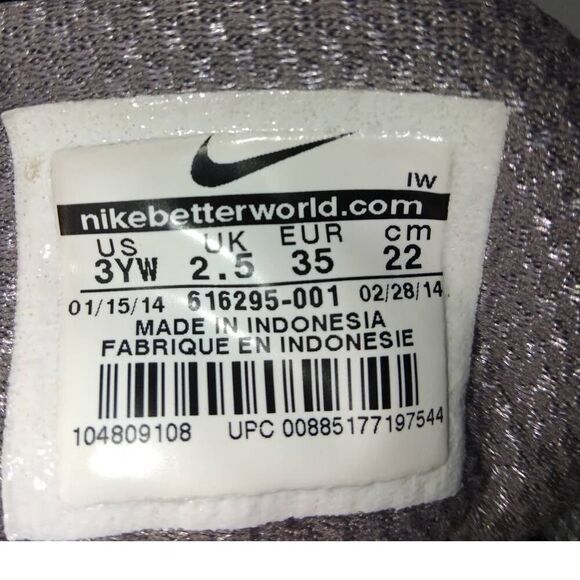 Nike Dual Fusion Lite Boy's Pre-owned Black Running Sneakers - sz. 3Y Wide - Picture 6 of 6